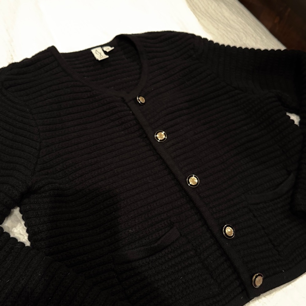 Black Ribbed Button-Up Cardigan - Picture 2 of 4